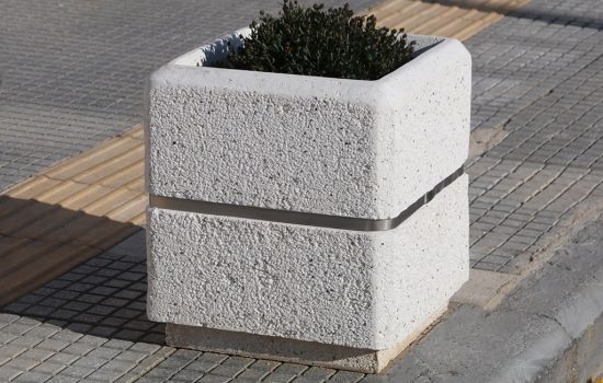 τετράγωνη ζαρντινιέρα